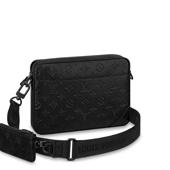 Louis Vuitton - Picture 3 of 3